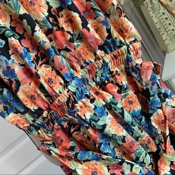 One of a kind! Olivaceous Puffy Sleeve Floral Romper - Picture 6 of 13